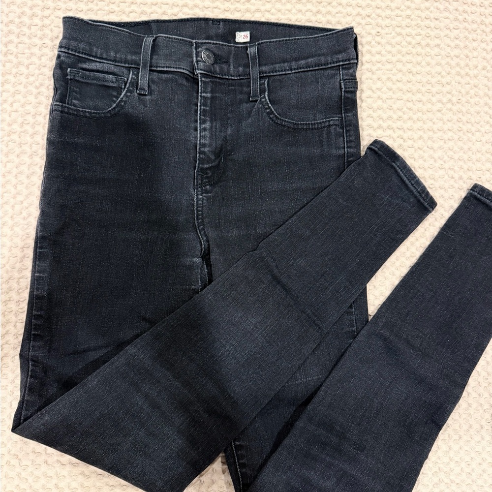 Levi’s Classic High-Rise Women’s Skinny Jeans in Dark Indigo